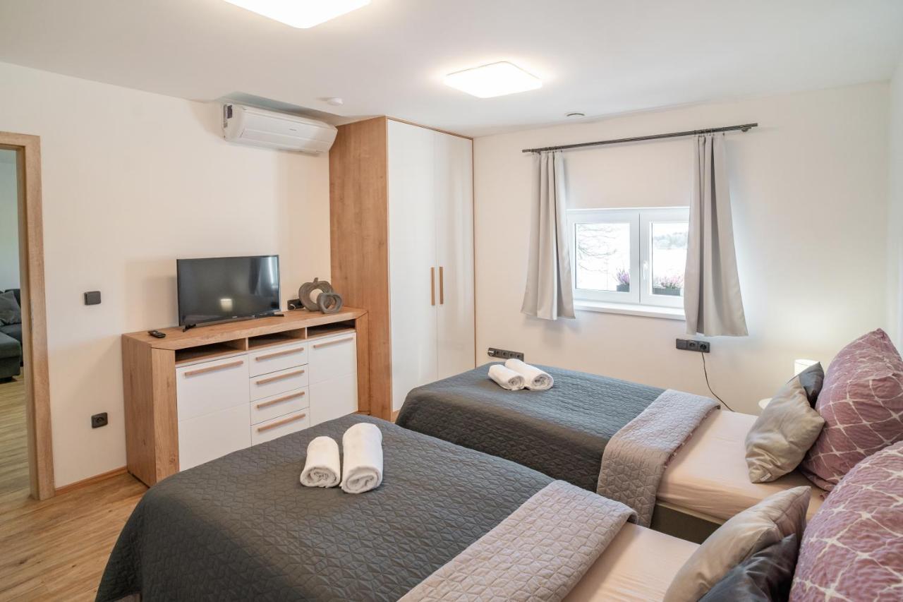 Hotel Smrz Sepekov Bagian luar foto