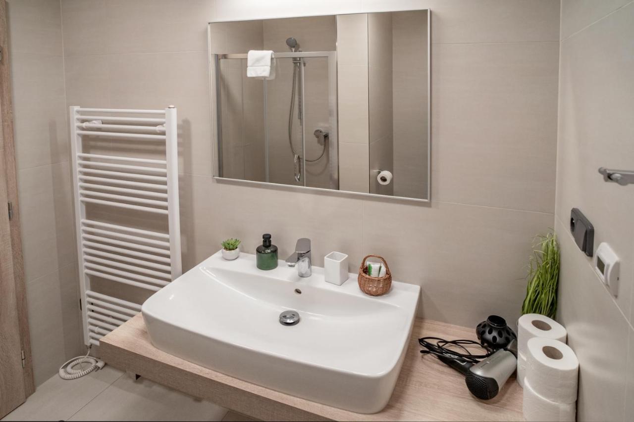 Hotel Smrz Sepekov Bagian luar foto
