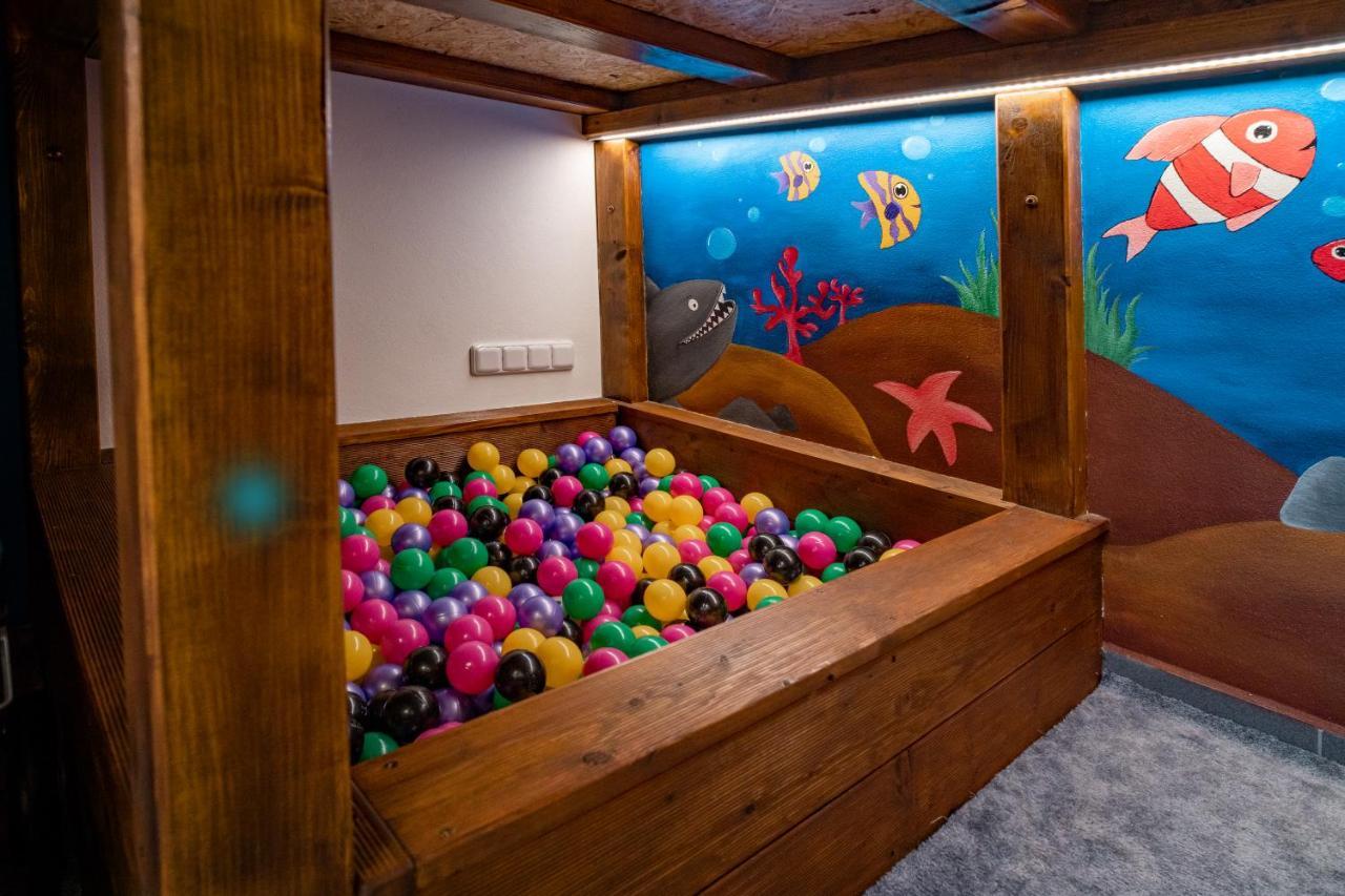 Hotel Smrz Sepekov Bagian luar foto