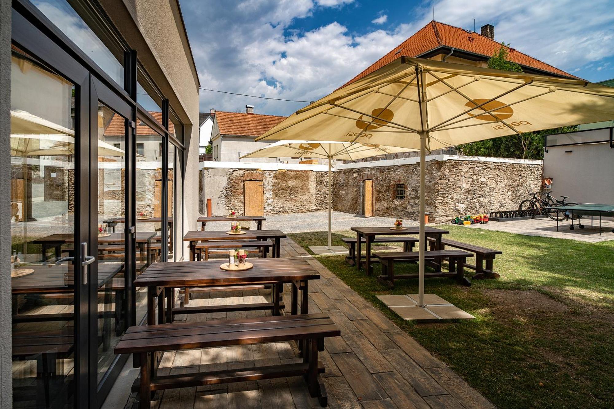 Hotel Smrz Sepekov Bagian luar foto