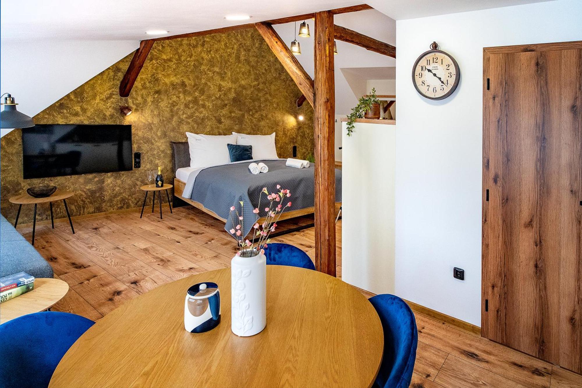 Hotel Smrz Sepekov Bagian luar foto